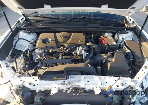 2020 Toyota Camry Le z USA, uszkodzony, nr VIN 4T1C11AKXLU925328